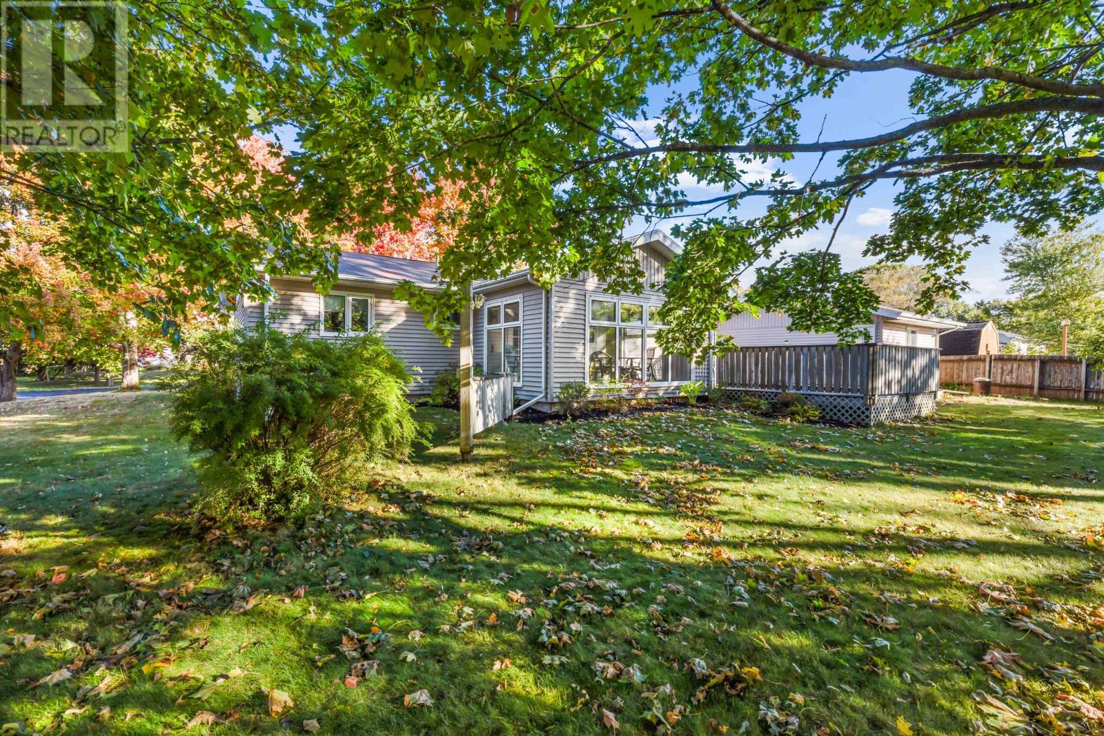 14 Birch Hill, Charlottetown, Prince Edward Island  C1A 6W5 - Photo 10 - 202525147