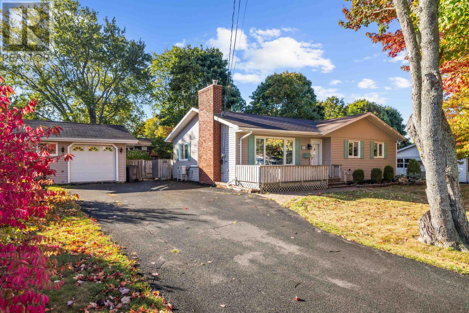 14 Birch Hill, Charlottetown, Prince Edward Island  C1A 6W5 - Photo 3 - 202525147