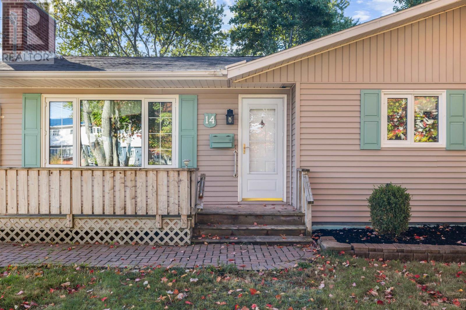 14 Birch Hill, Charlottetown, Prince Edward Island  C1A 6W5 - Photo 5 - 202525147