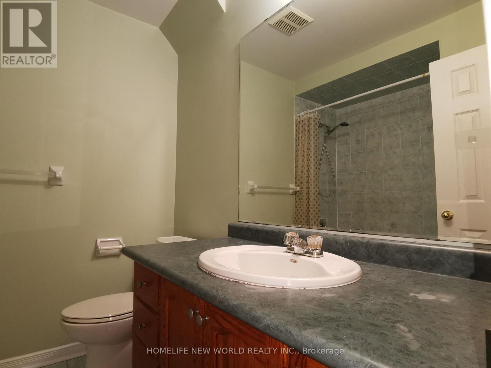 99 Selkirk Drive, Richmond Hill, Ontario  L4B 4S4 - Photo 22 - N12414159