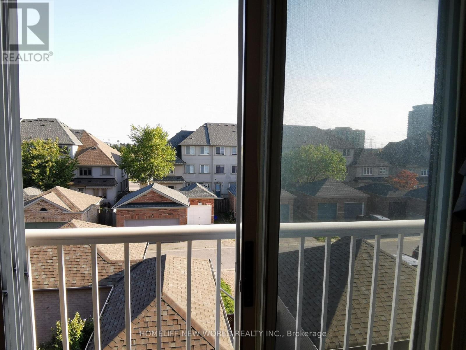 99 Selkirk Drive, Richmond Hill, Ontario  L4B 4S4 - Photo 14 - N12414159