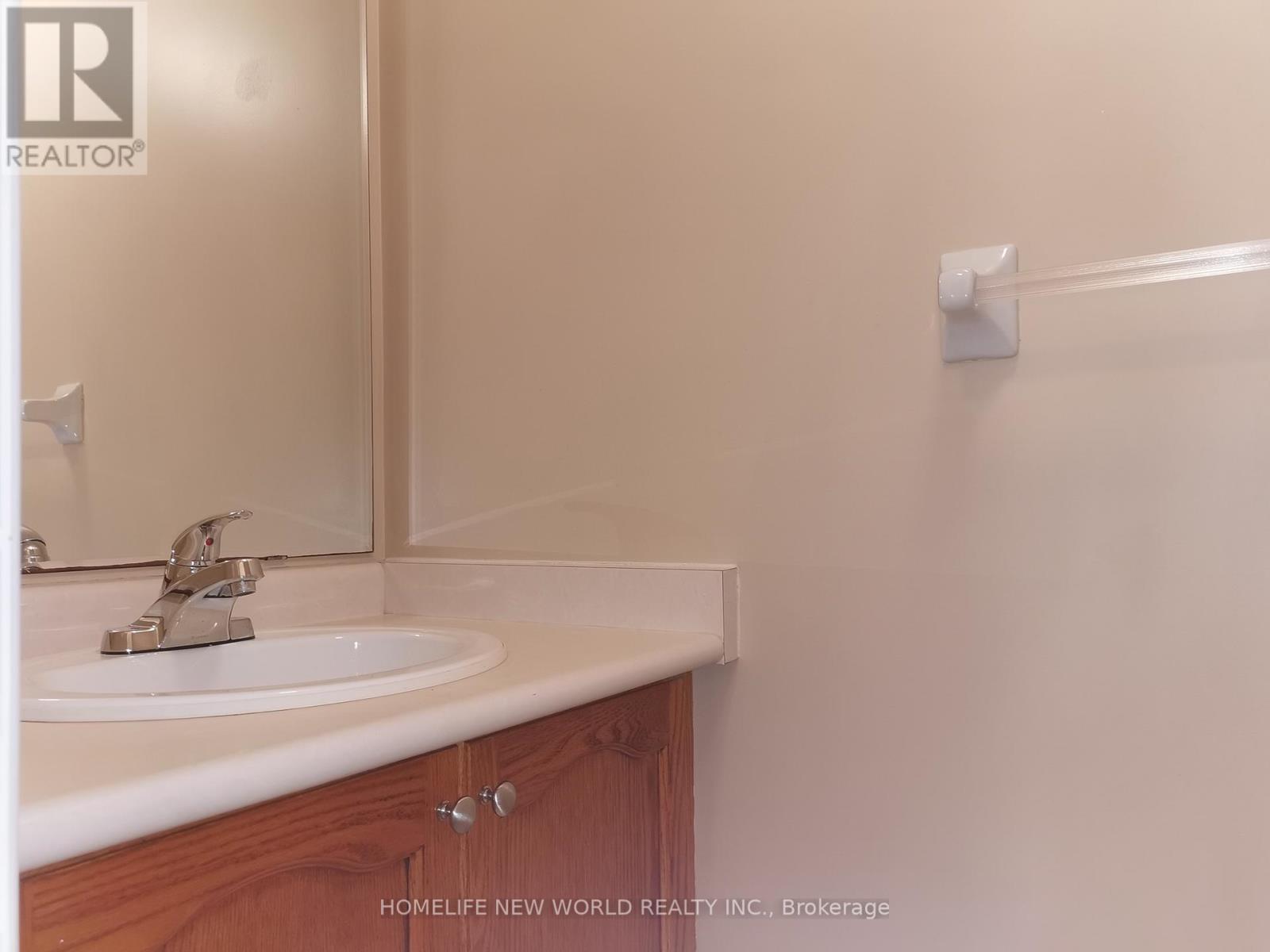 99 Selkirk Drive, Richmond Hill, Ontario  L4B 4S4 - Photo 10 - N12414159