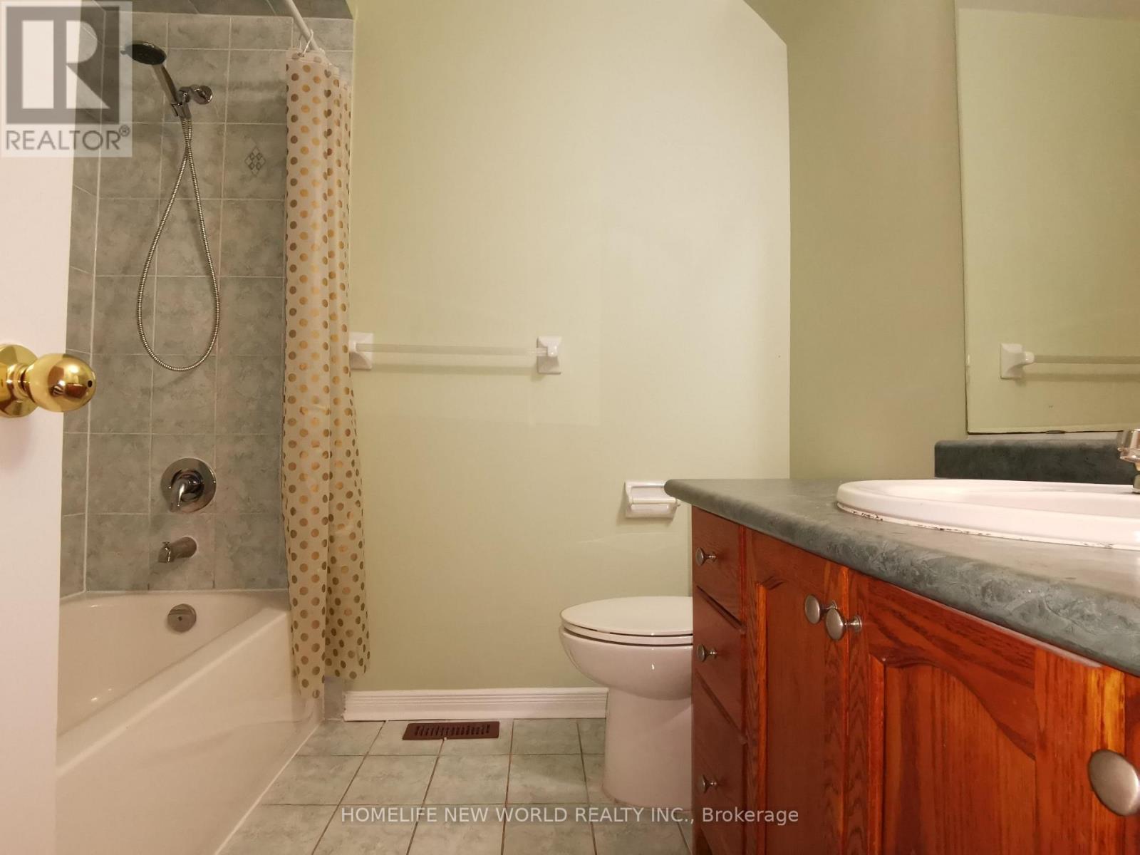 99 Selkirk Drive, Richmond Hill, Ontario  L4B 4S4 - Photo 23 - N12414159