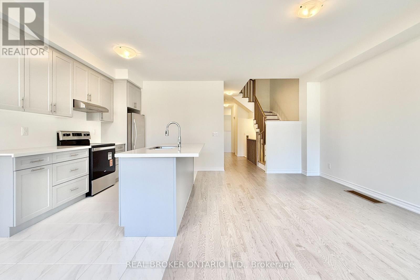 17 Freeman Williams Street, Markham, Ontario  L6C 3M7 - Photo 11 - N12441523