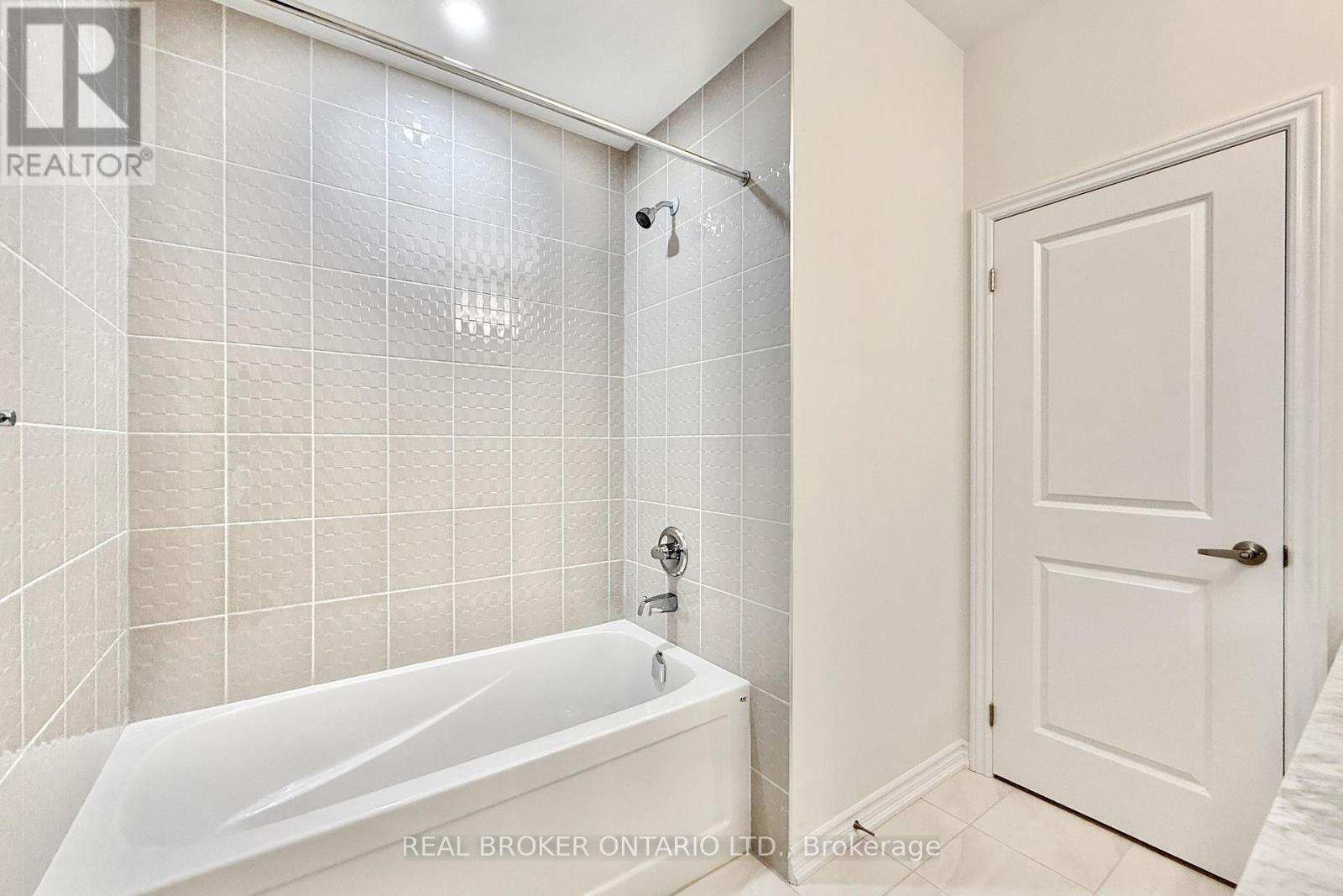17 Freeman Williams Street, Markham, Ontario  L6C 3M7 - Photo 34 - N12441523