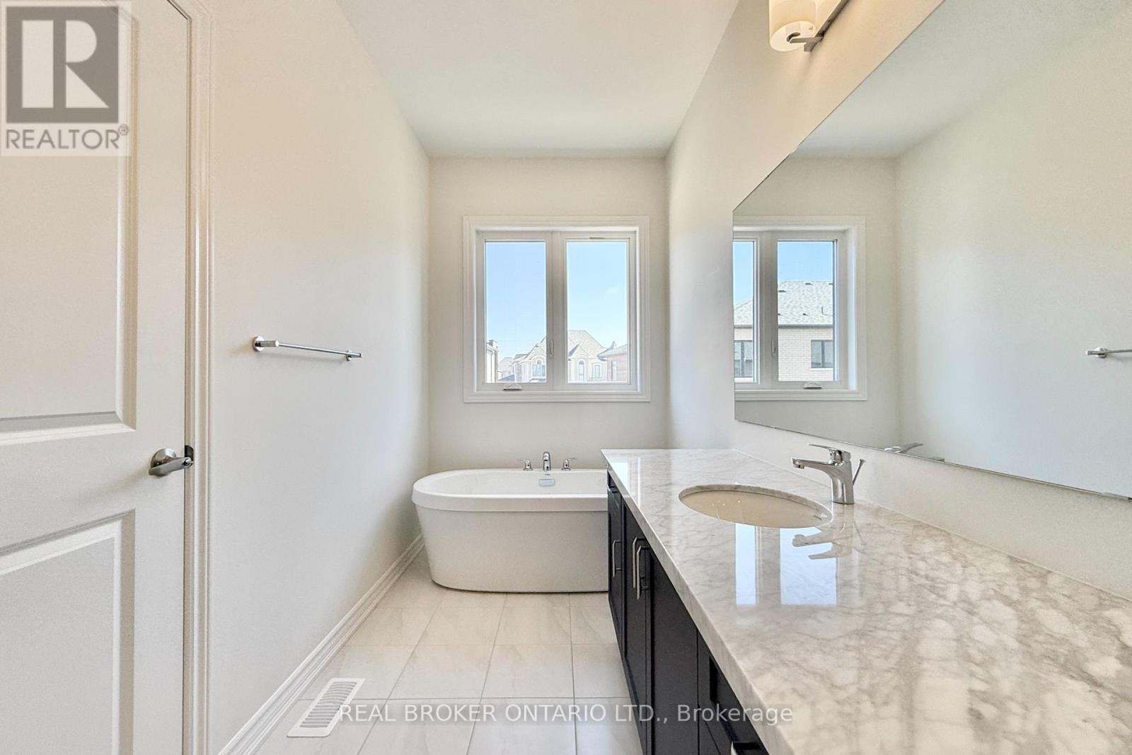 17 Freeman Williams Street, Markham, Ontario  L6C 3M7 - Photo 21 - N12441523