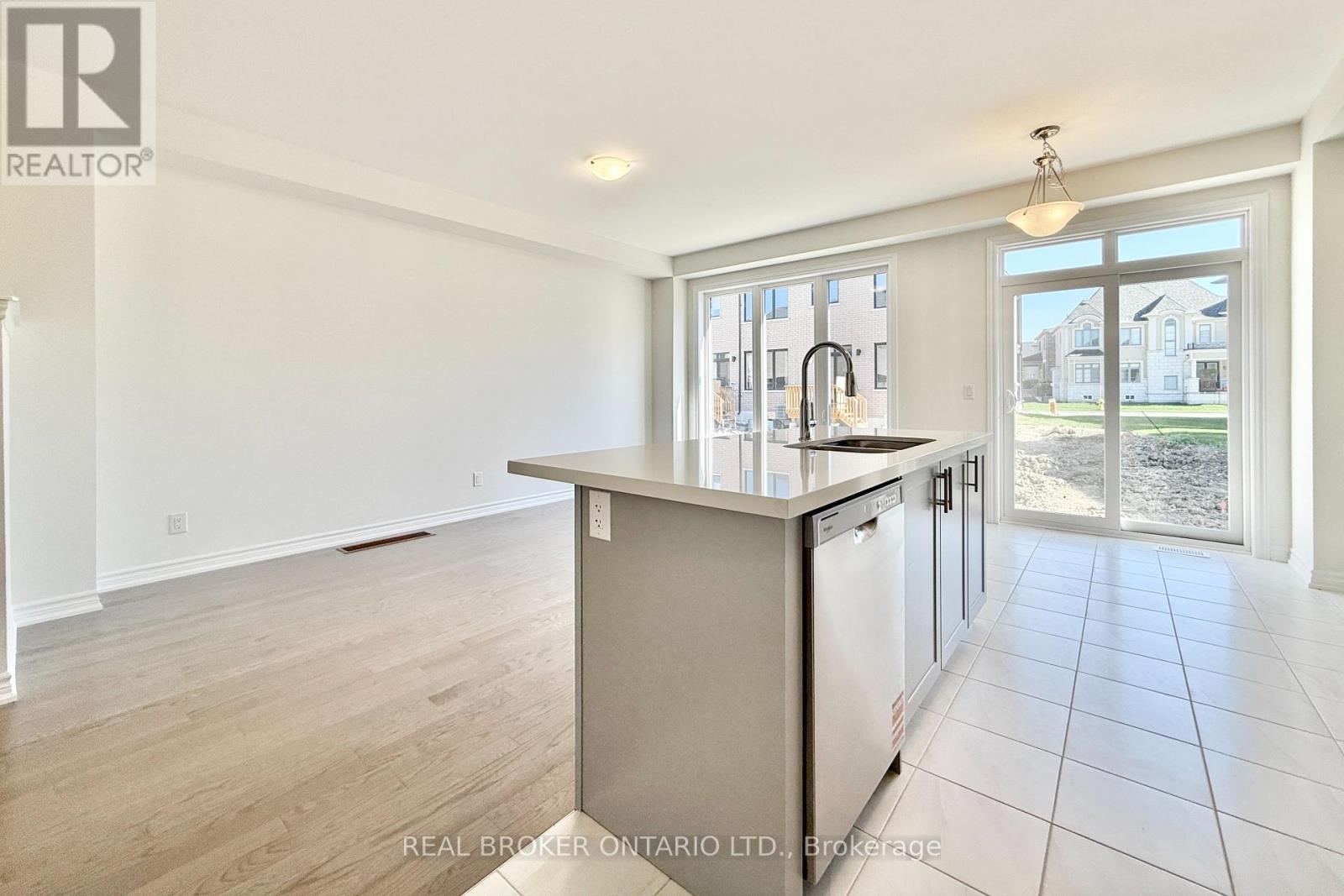 17 Freeman Williams Street, Markham, Ontario  L6C 3M7 - Photo 15 - N12441523