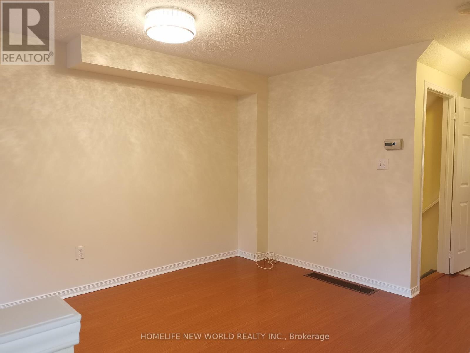 99 Selkirk Drive, Richmond Hill, Ontario  L4B 4S4 - Photo 25 - N12414159