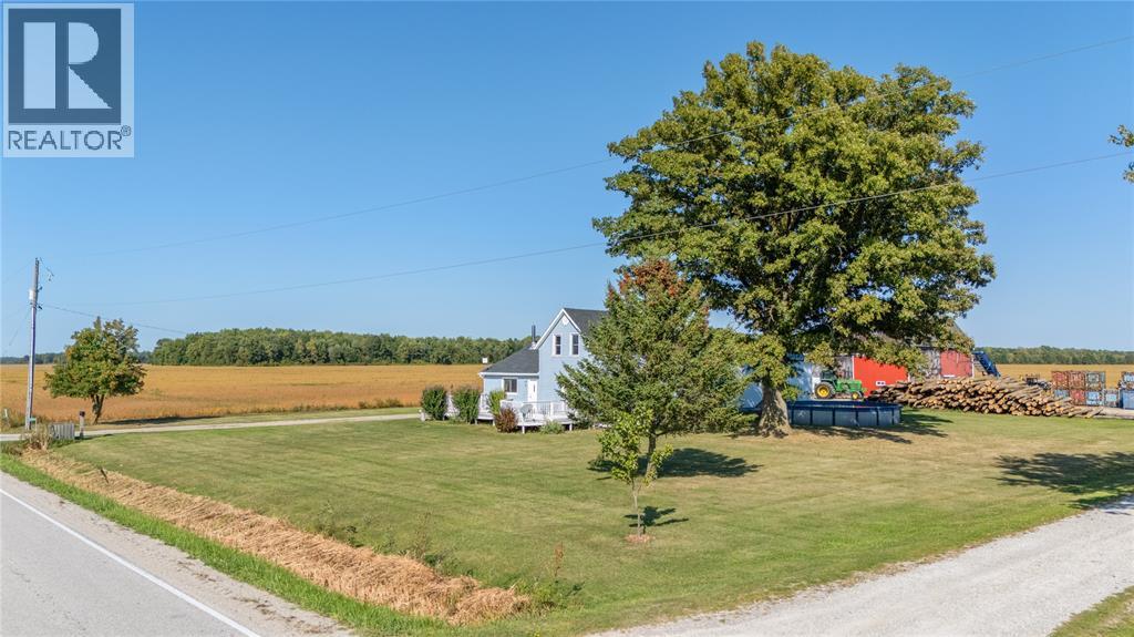 1224 Brigden Road, Sombra, Ontario  N0P 2H0 - Photo 2 - 25025313