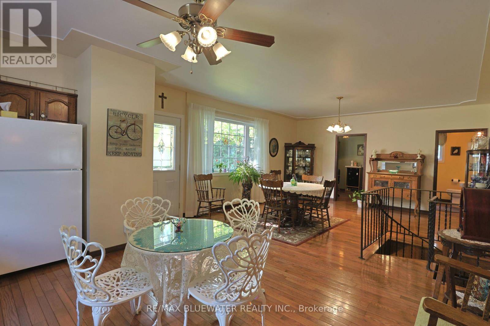 197 Broad Street, North Middlesex (Parkhill), Ontario  N0M 2K0 - Photo 16 - X12446136
