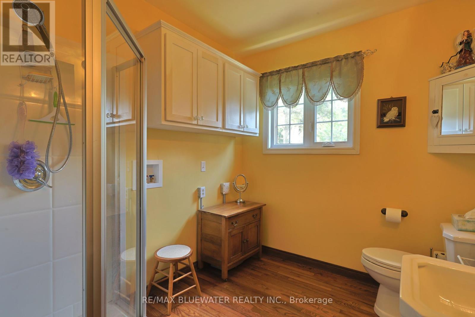 197 Broad Street, North Middlesex (Parkhill), Ontario  N0M 2K0 - Photo 21 - X12446136