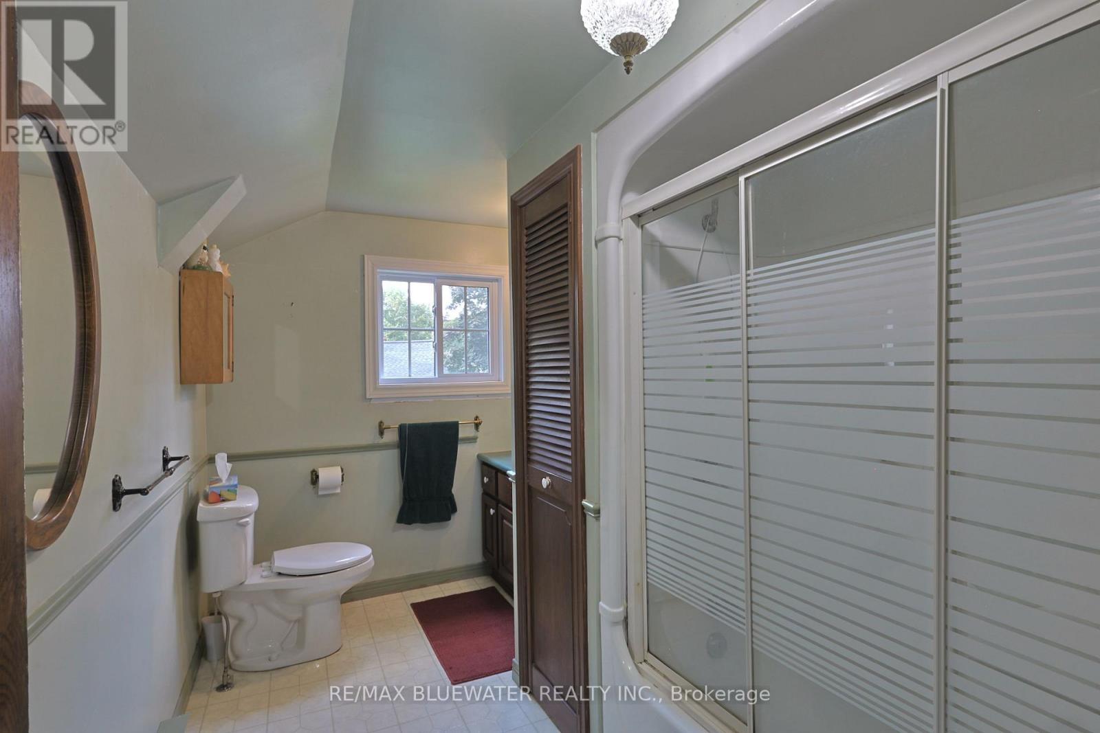 197 Broad Street, North Middlesex (Parkhill), Ontario  N0M 2K0 - Photo 25 - X12446136