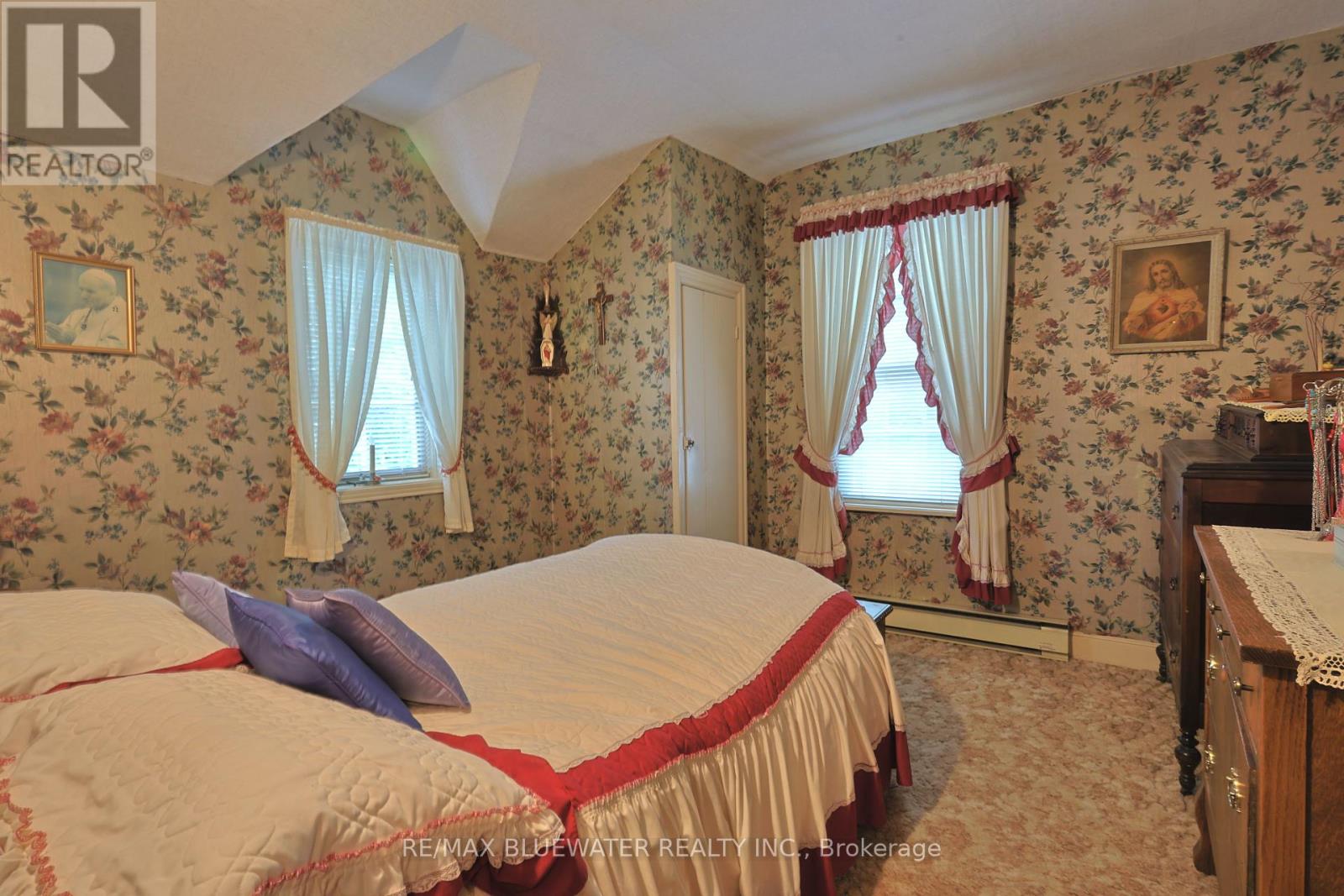 197 Broad Street, North Middlesex (Parkhill), Ontario  N0M 2K0 - Photo 27 - X12446136