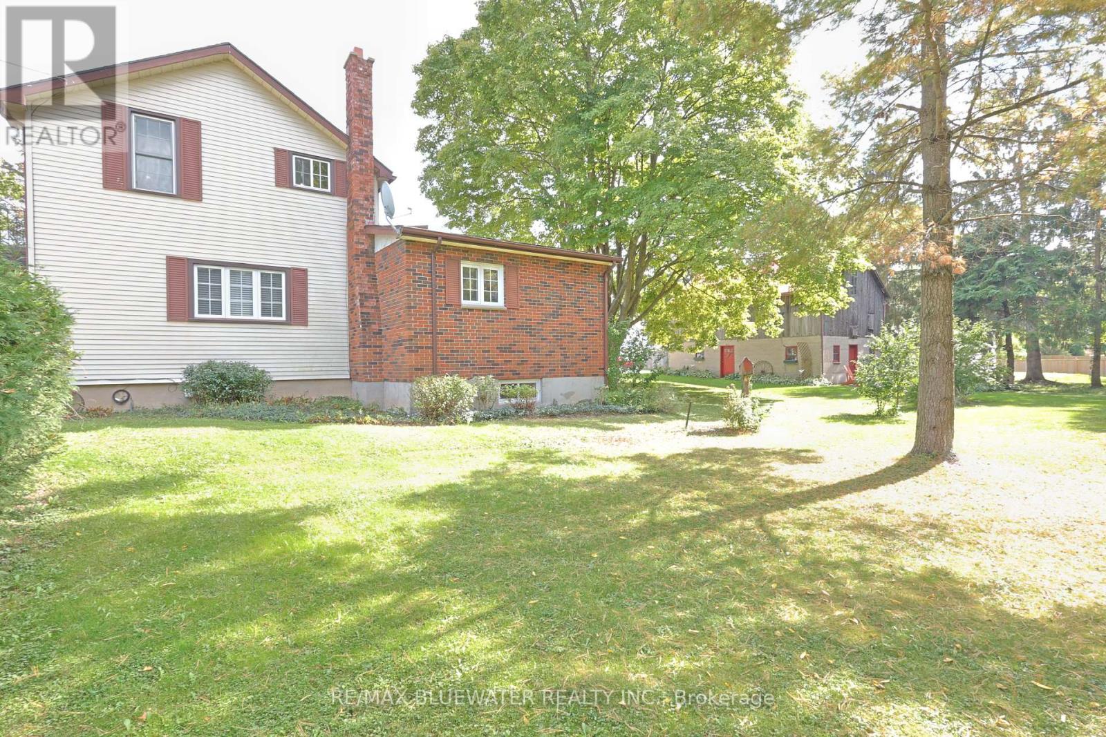 197 Broad Street, North Middlesex (Parkhill), Ontario  N0M 2K0 - Photo 32 - X12446136