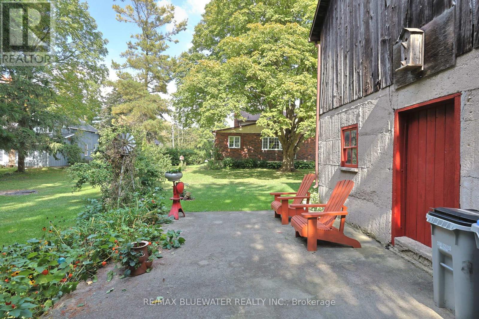 197 Broad Street, North Middlesex (Parkhill), Ontario  N0M 2K0 - Photo 40 - X12446136