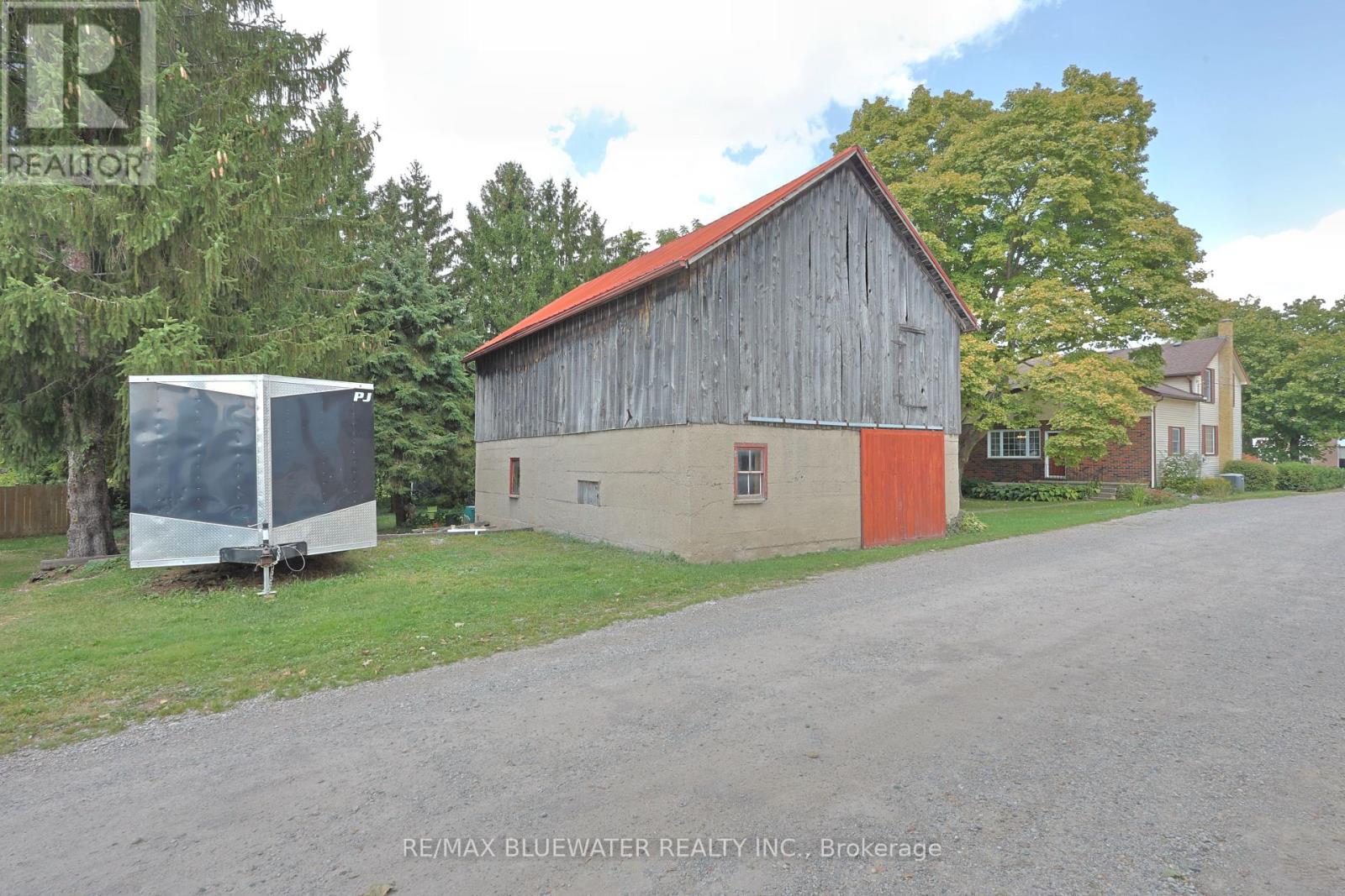197 Broad Street, North Middlesex (Parkhill), Ontario  N0M 2K0 - Photo 43 - X12446136
