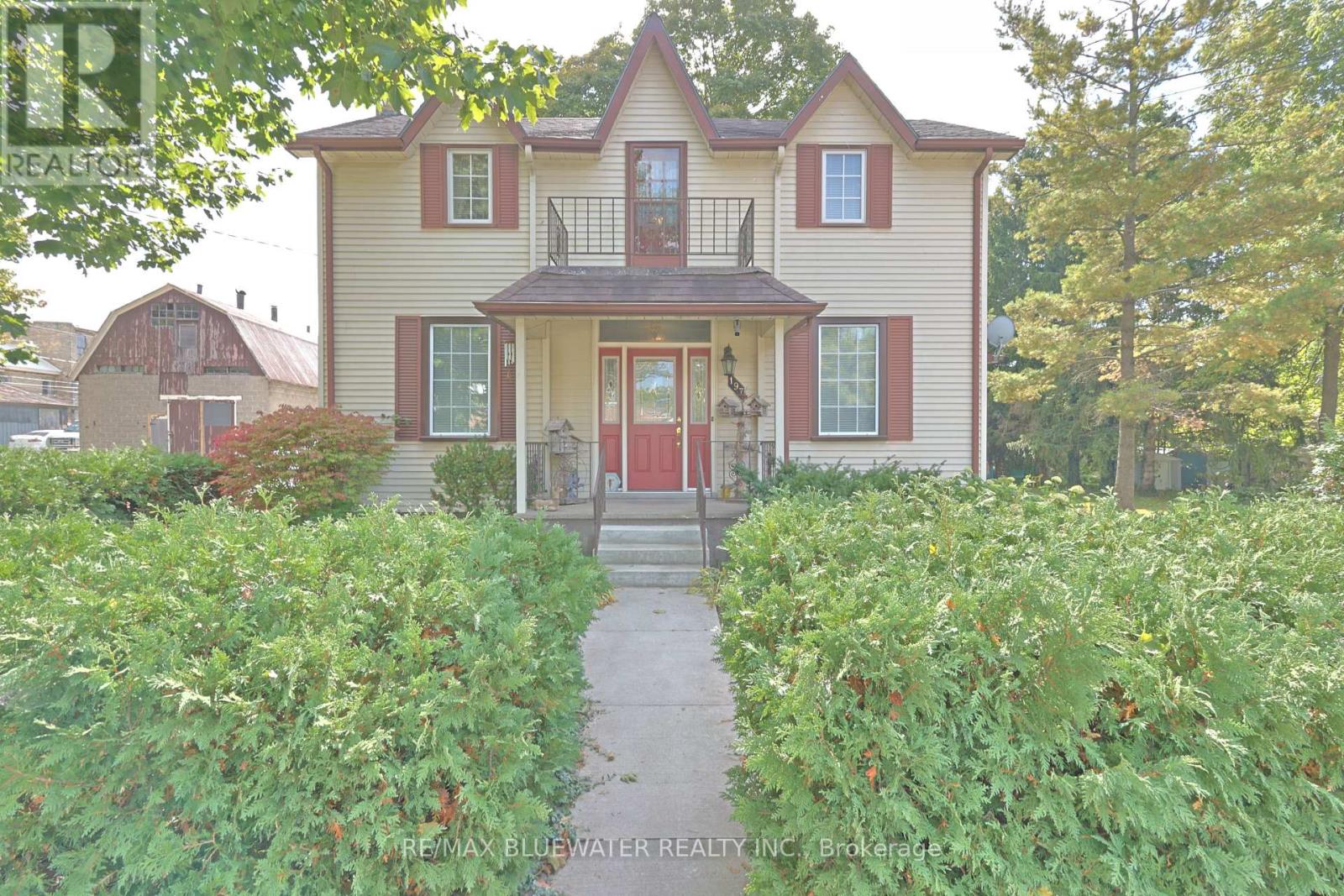 197 Broad Street, North Middlesex (Parkhill), Ontario  N0M 2K0 - Photo 44 - X12446136