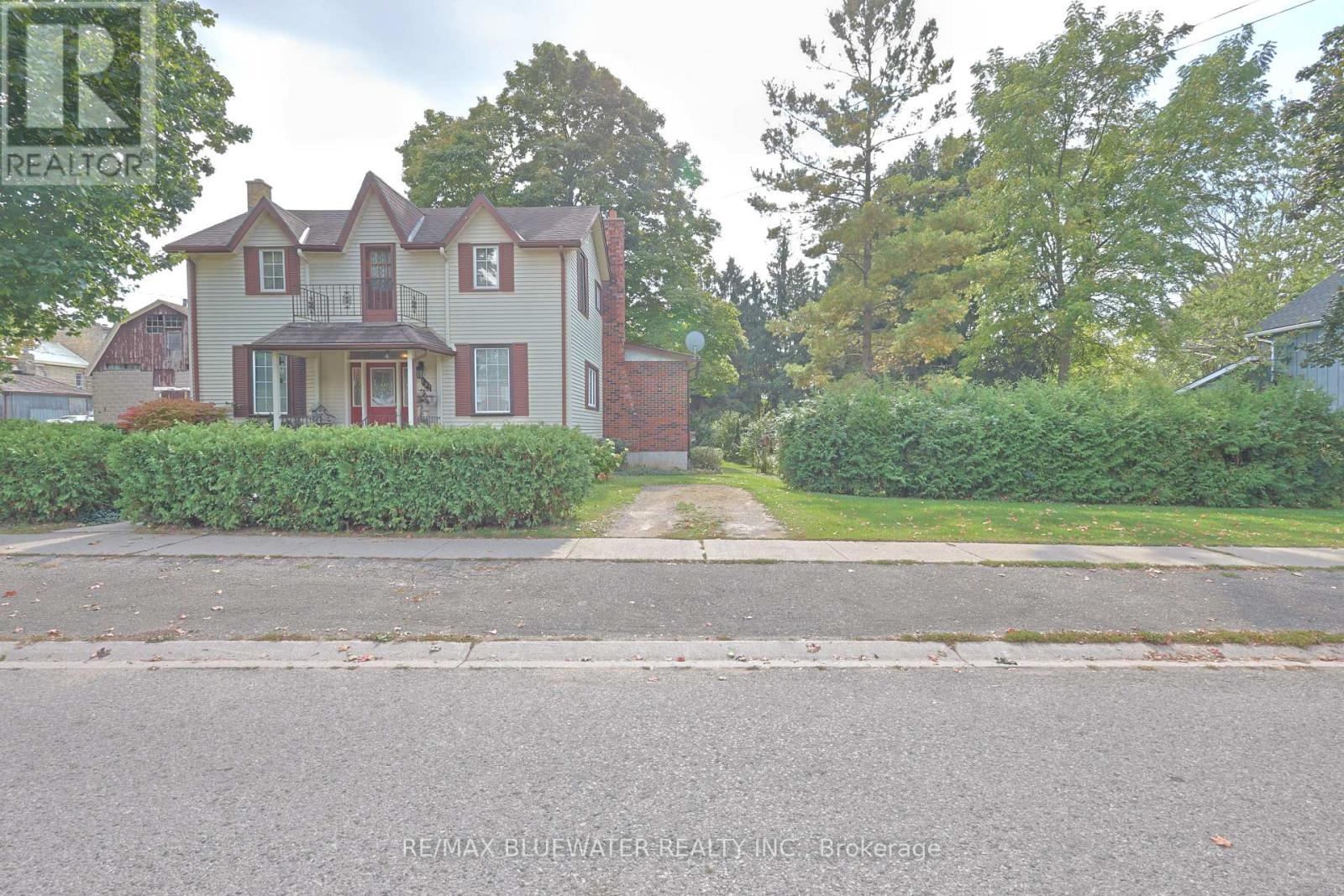 197 Broad Street, North Middlesex (Parkhill), Ontario  N0M 2K0 - Photo 45 - X12446136