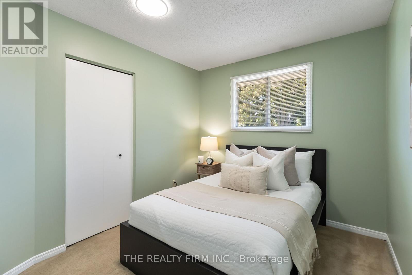 1060 Guildwood Boulevard, London North, Ontario  N6H 4G5 - Photo 22 - X12446137