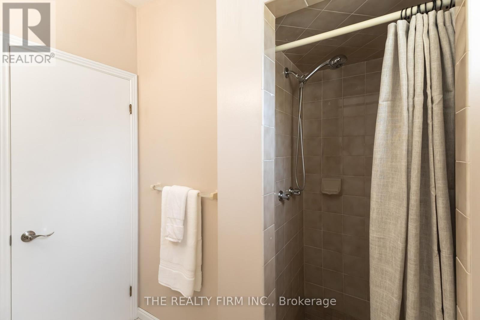 1060 Guildwood Boulevard, London North, Ontario  N6H 4G5 - Photo 32 - X12446137