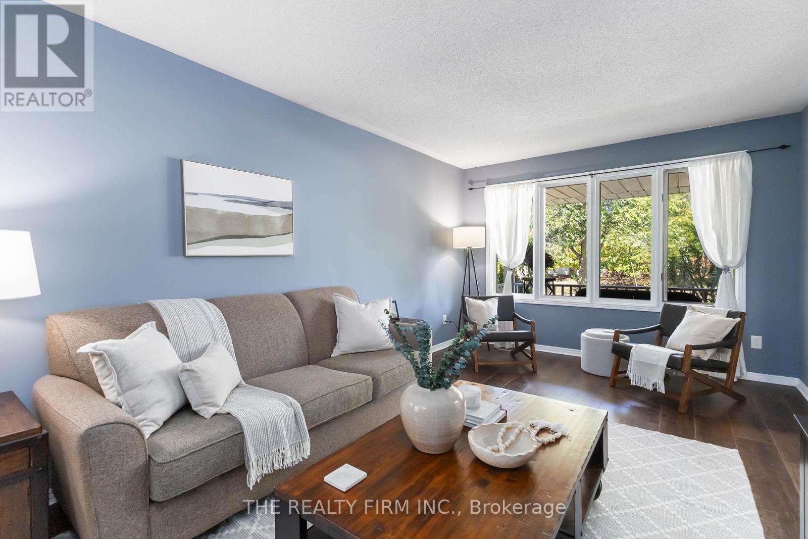 1060 Guildwood Boulevard, London North, Ontario  N6H 4G5 - Photo 7 - X12446137
