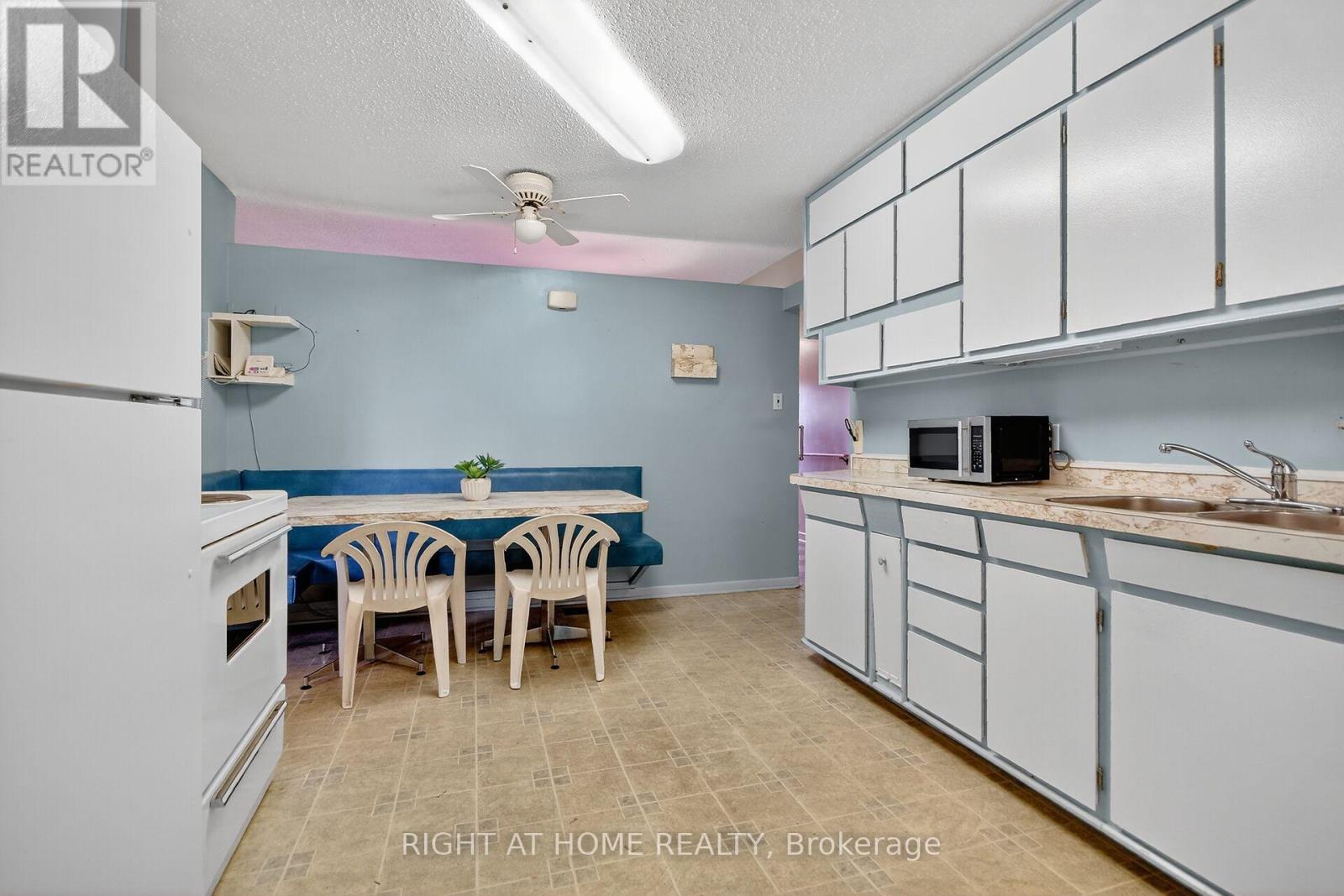 6 Higwood Drive, Ottawa, Ontario  K2E 5K7 - Photo 14 - X12446129