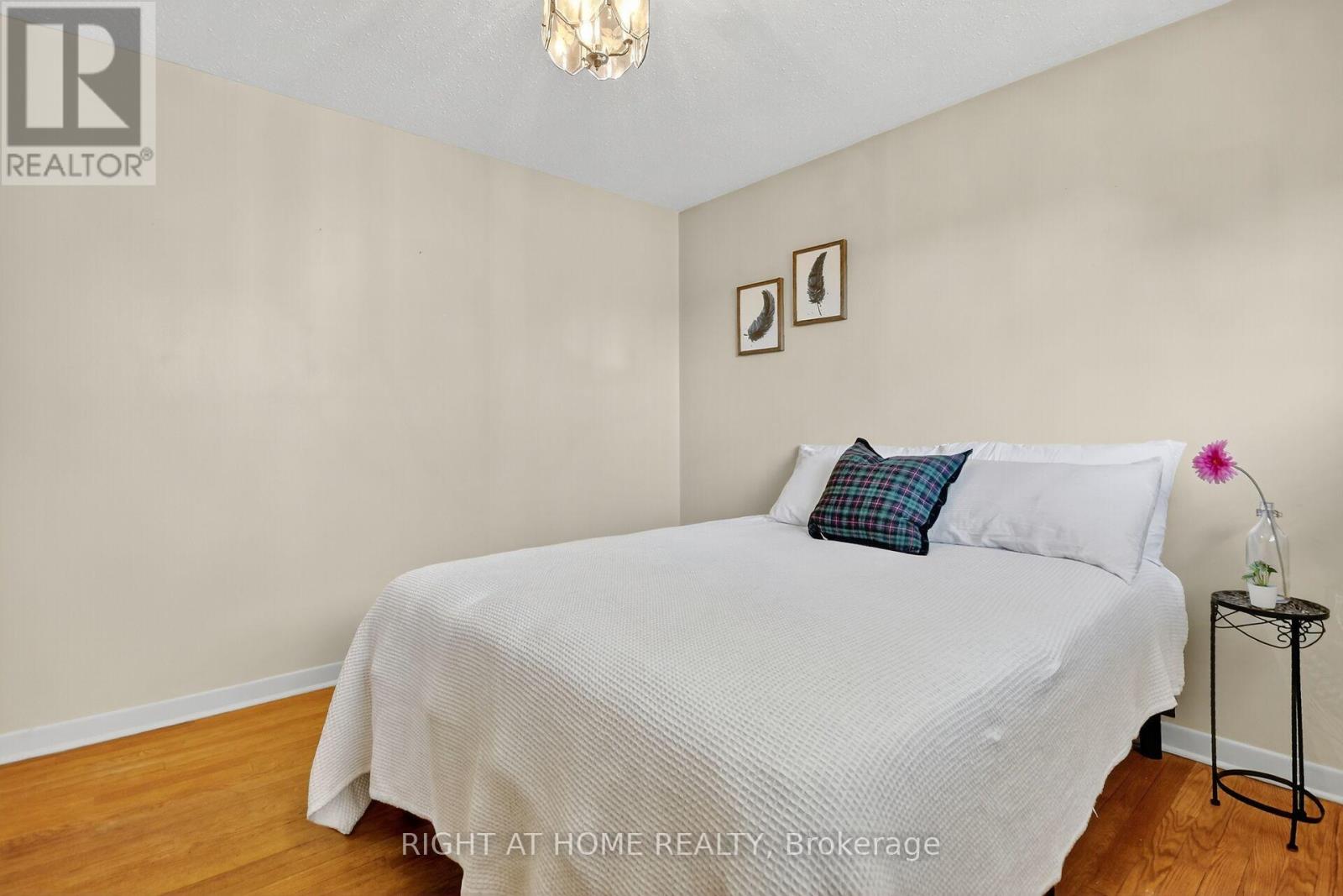 6 Higwood Drive, Ottawa, Ontario  K2E 5K7 - Photo 19 - X12446129
