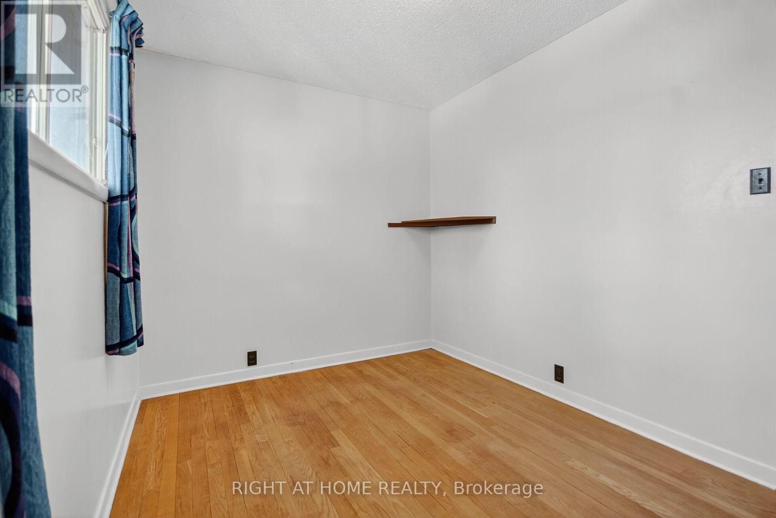 6 Higwood Drive, Ottawa, Ontario  K2E 5K7 - Photo 21 - X12446129