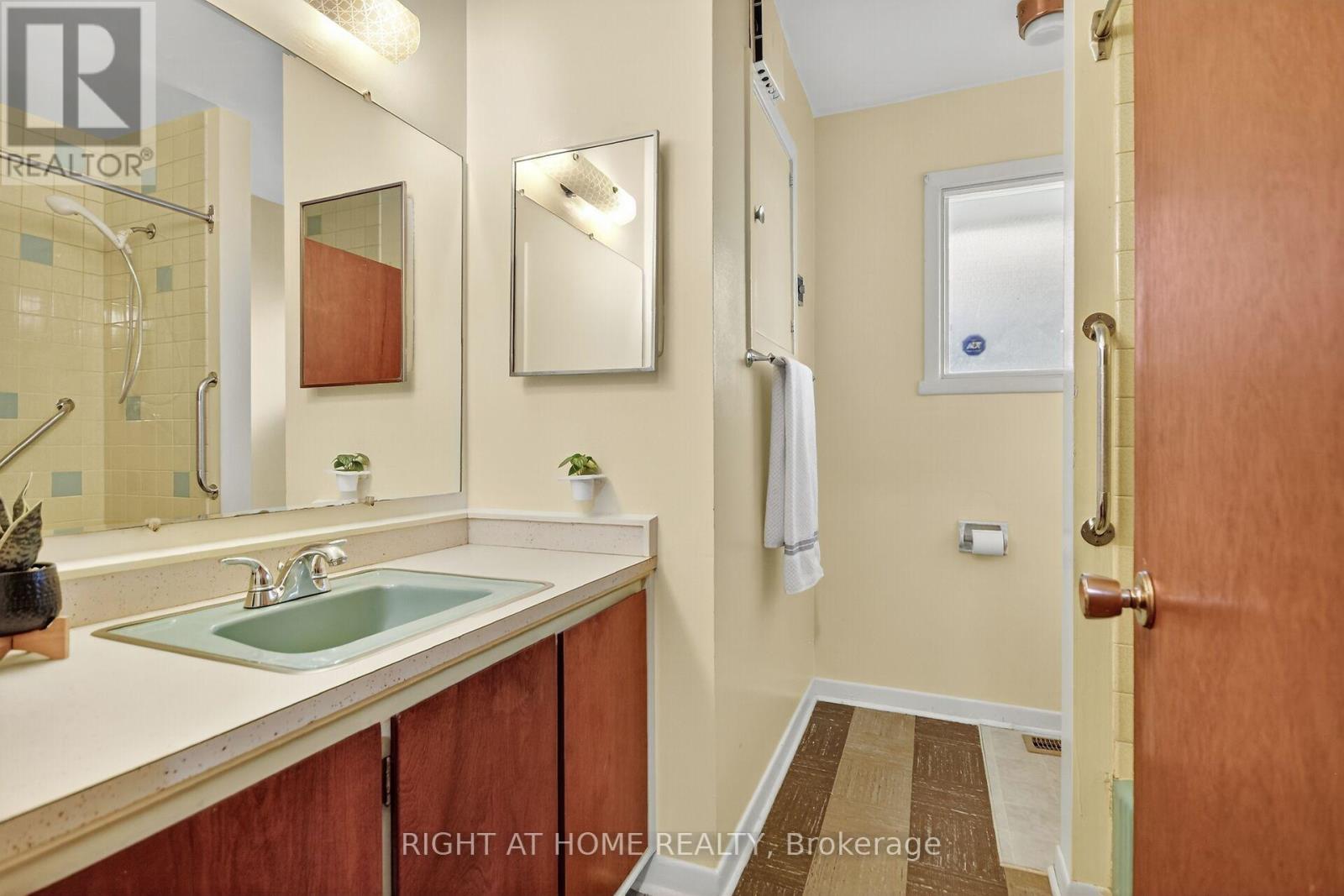6 Higwood Drive, Ottawa, Ontario  K2E 5K7 - Photo 22 - X12446129