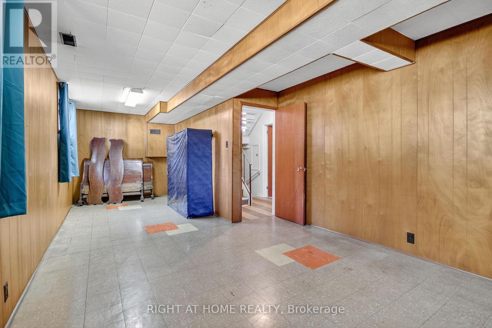 6 Higwood Drive, Ottawa, Ontario  K2E 5K7 - Photo 24 - X12446129