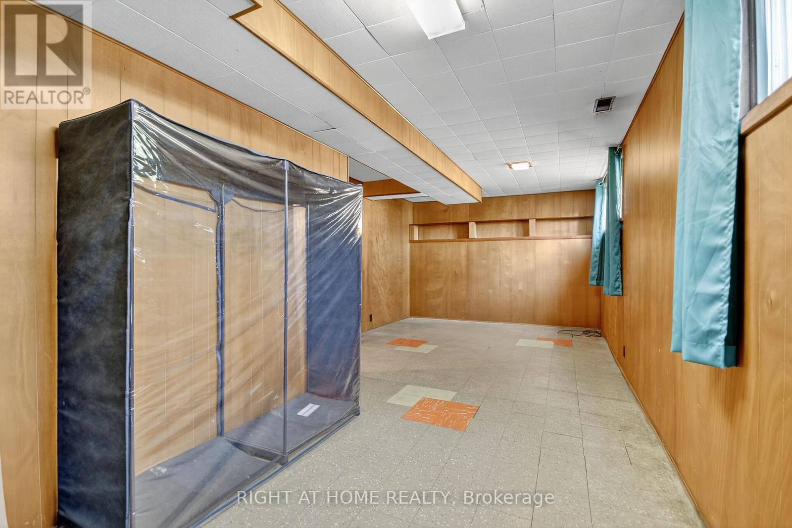 6 Higwood Drive, Ottawa, Ontario  K2E 5K7 - Photo 25 - X12446129