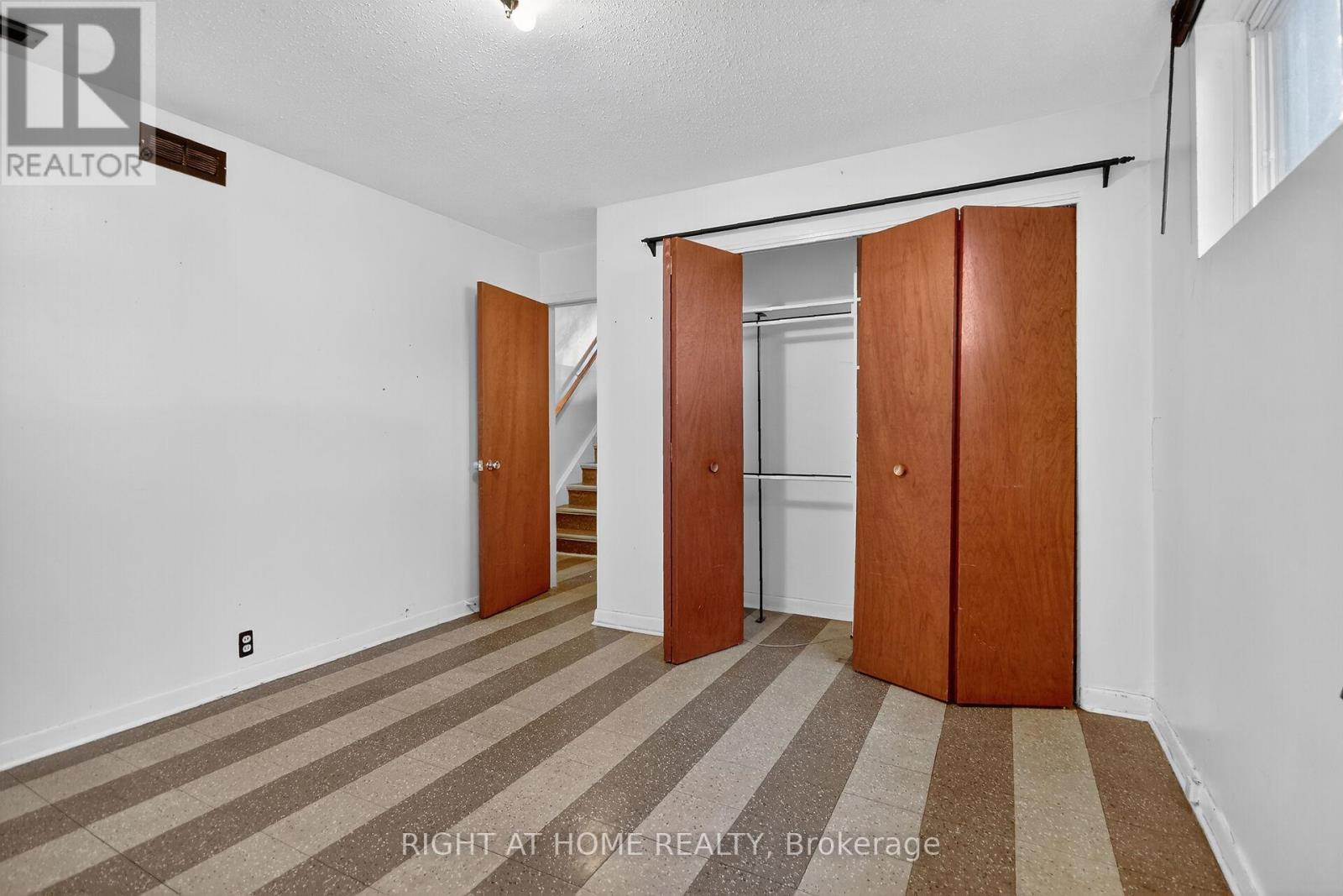 6 Higwood Drive, Ottawa, Ontario  K2E 5K7 - Photo 26 - X12446129