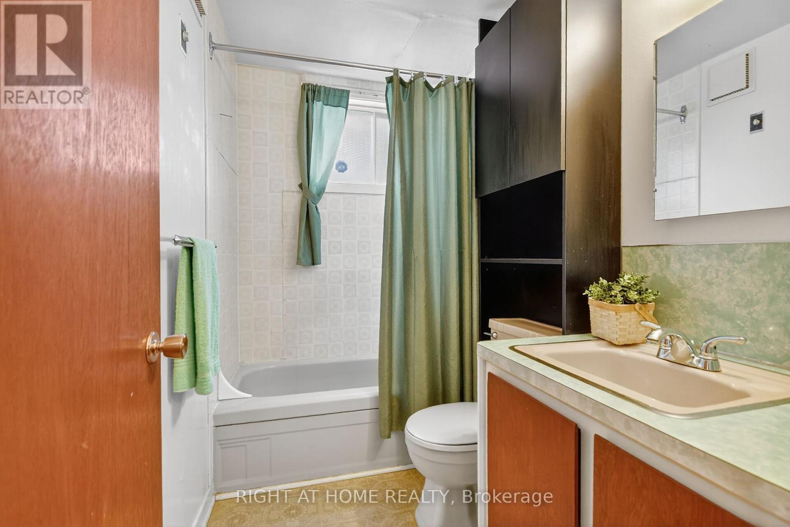6 Higwood Drive, Ottawa, Ontario  K2E 5K7 - Photo 28 - X12446129