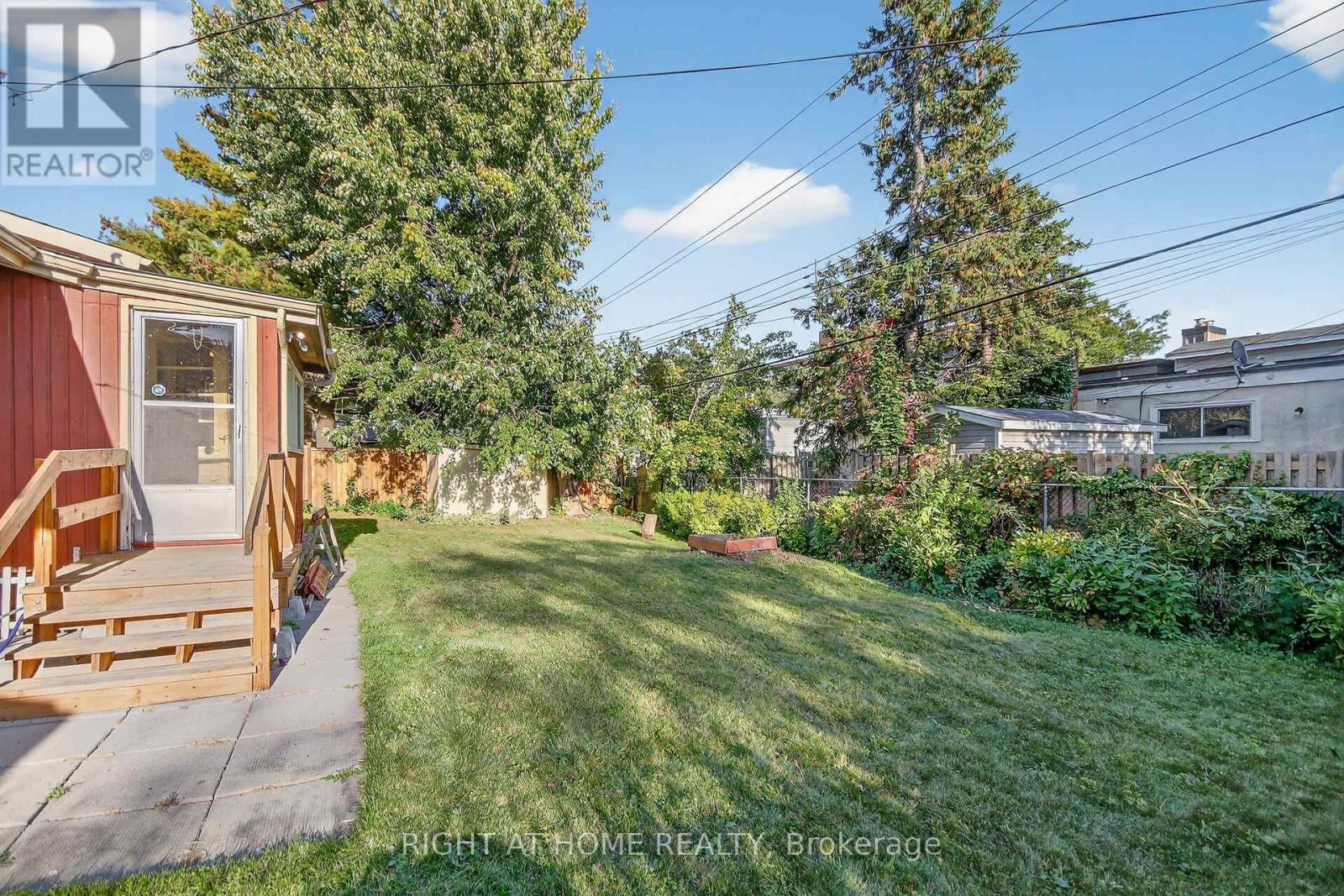 6 Higwood Drive, Ottawa, Ontario  K2E 5K7 - Photo 32 - X12446129