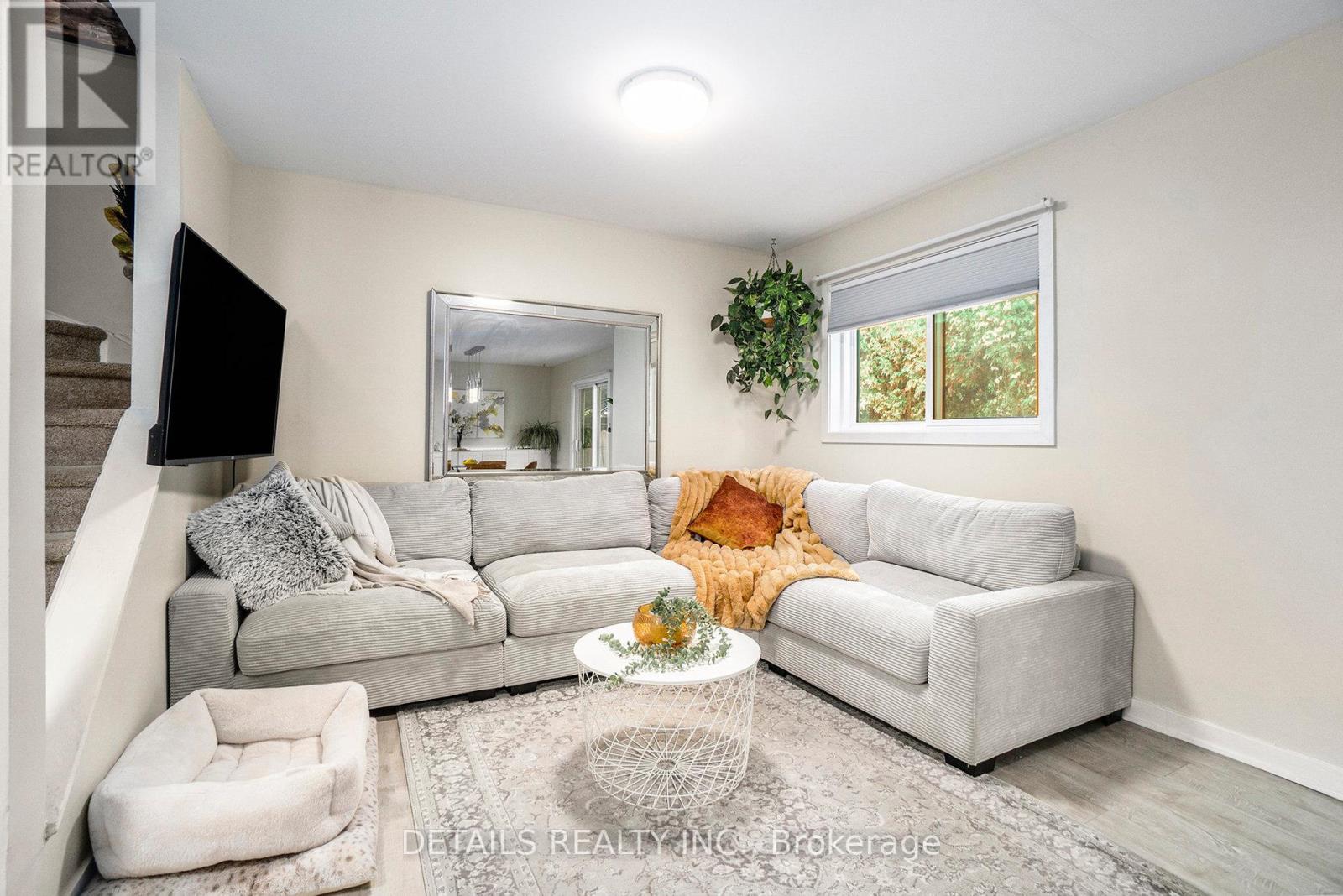 13 Willowview Way, Ottawa, Ontario  K2J 2P7 - Photo 6 - X12446133