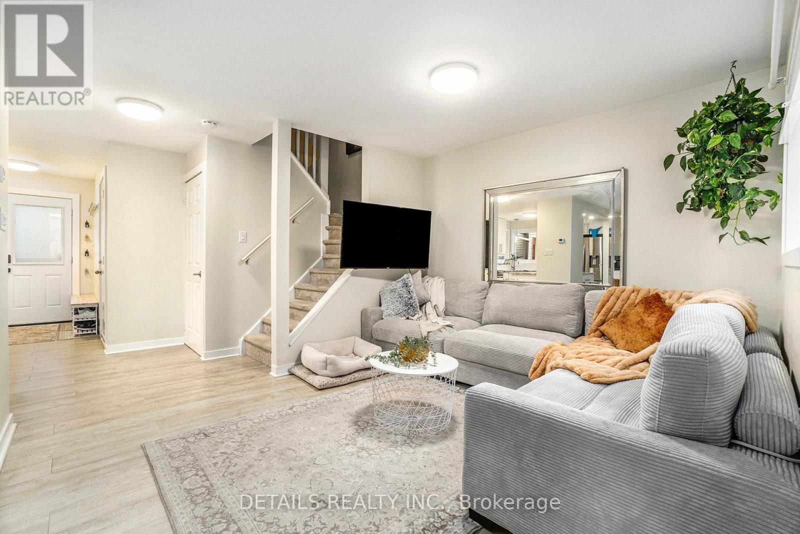 13 Willowview Way, Ottawa, Ontario  K2J 2P7 - Photo 7 - X12446133