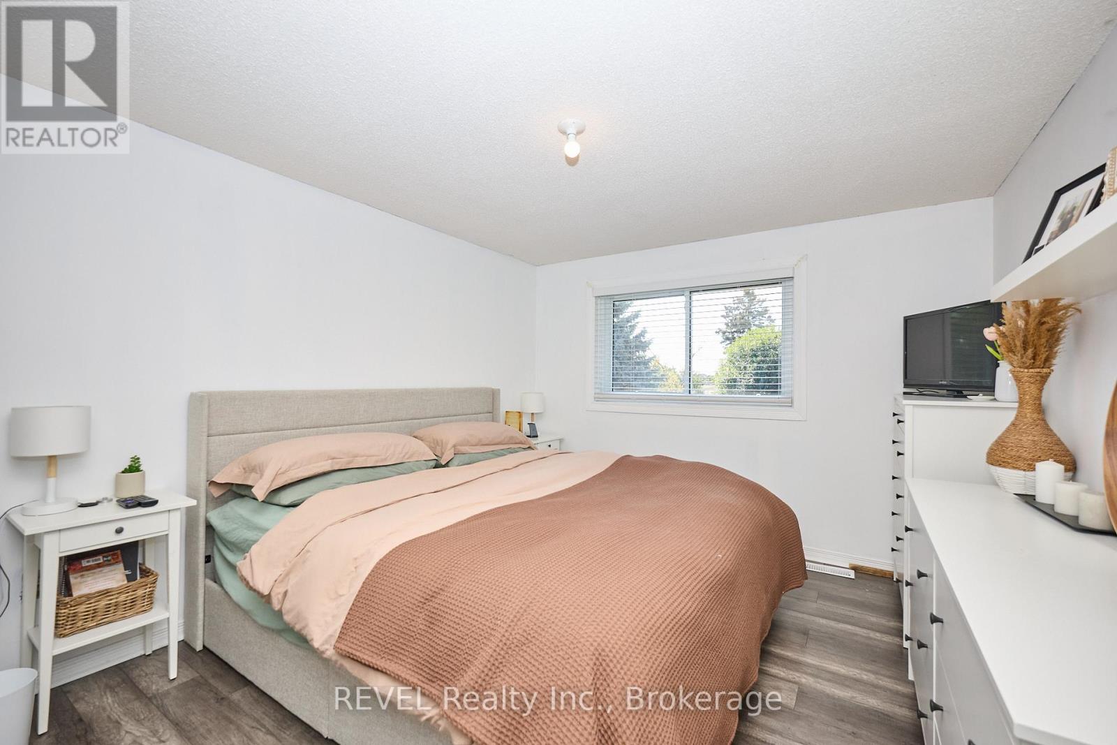 35 Romy Crescent, Thorold, Ontario  L2V 4L1 - Photo 24 - X12446127