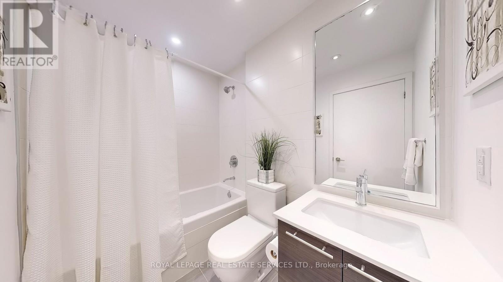 1209 - 1 Market Street, Toronto, Ontario  M5E 0A2 - Photo 18 - C12446114