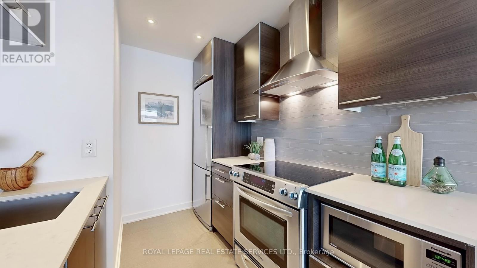1209 - 1 Market Street, Toronto, Ontario  M5E 0A2 - Photo 6 - C12446114