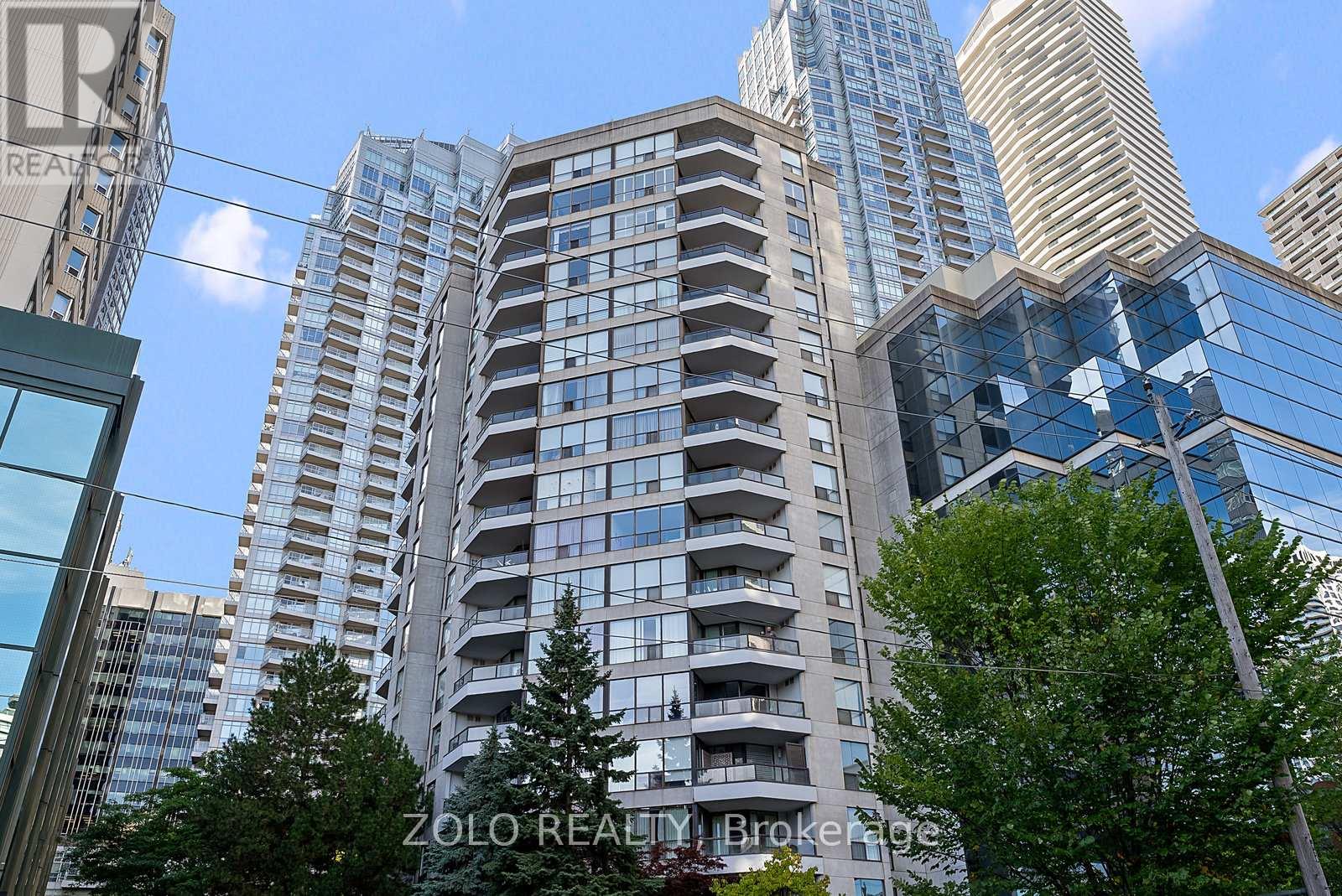 1701 - 30 HOLLY STREET, Toronto, Ontario