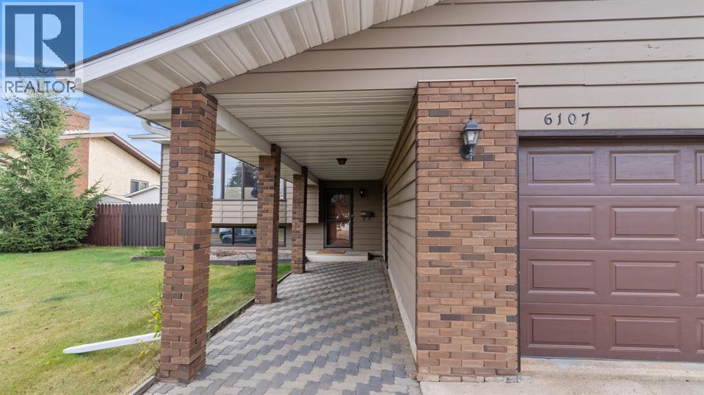 6107 36 Avenue, Camrose, Alberta  T4V 4A7 - Photo 3 - A2262430