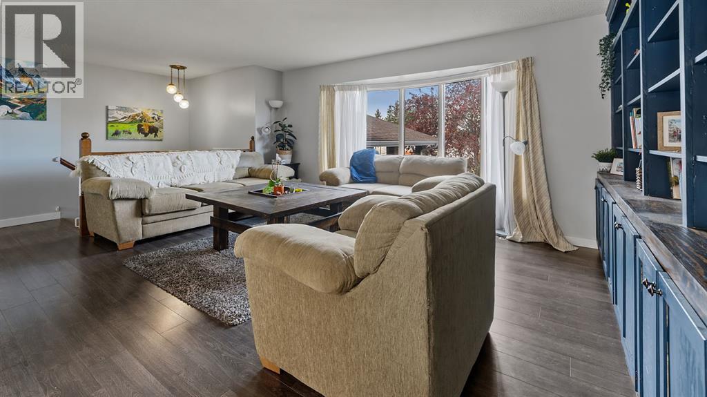 6107 36 Avenue, Camrose, Alberta  T4V 4A7 - Photo 5 - A2262430
