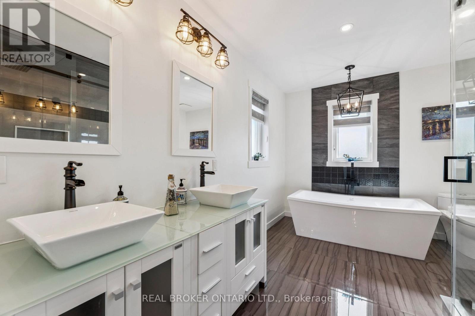 1566 Oakburn Street, Pickering, Ontario  L1V 6W1 - Photo 33 - E12446135