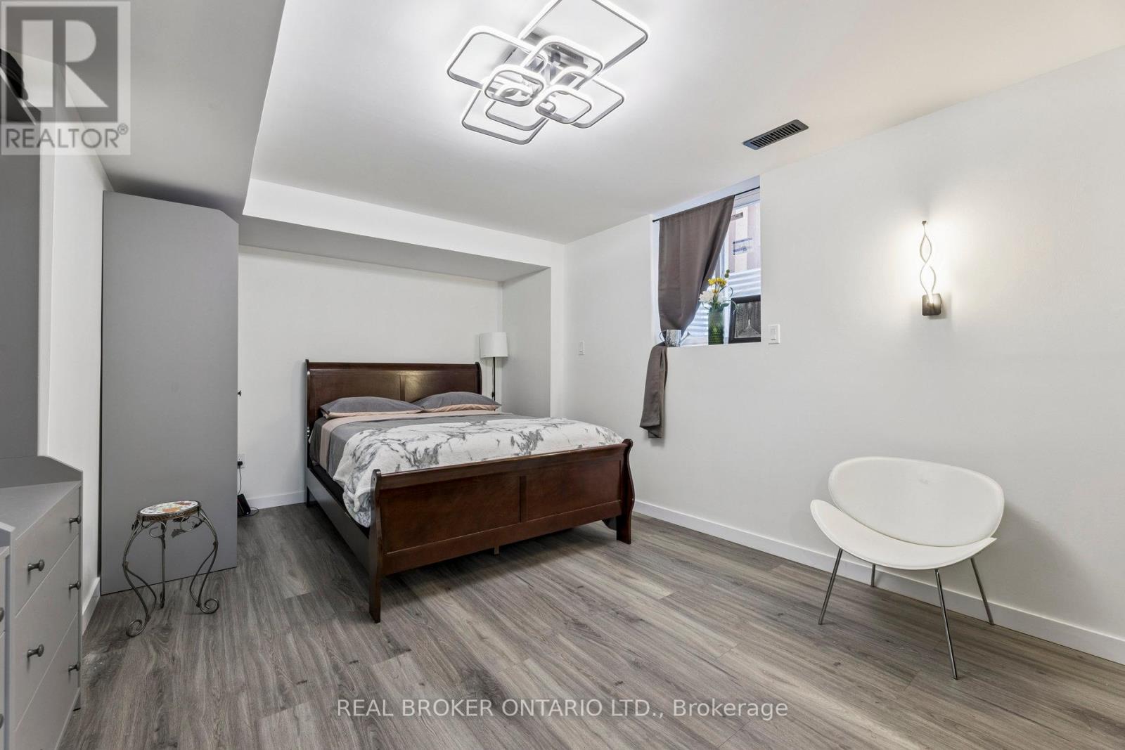 1566 Oakburn Street, Pickering, Ontario  L1V 6W1 - Photo 40 - E12446135