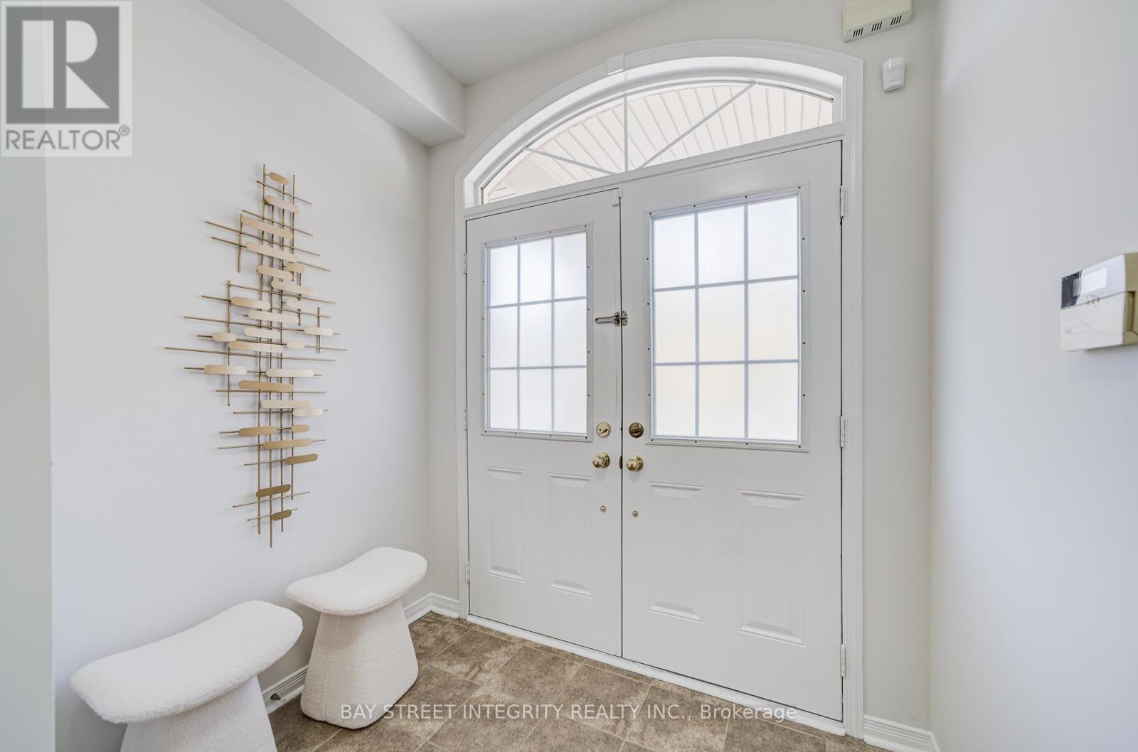 108 Catalpa Crescent, Vaughan, Ontario  L6A 0R5 - Photo 2 - N12446109