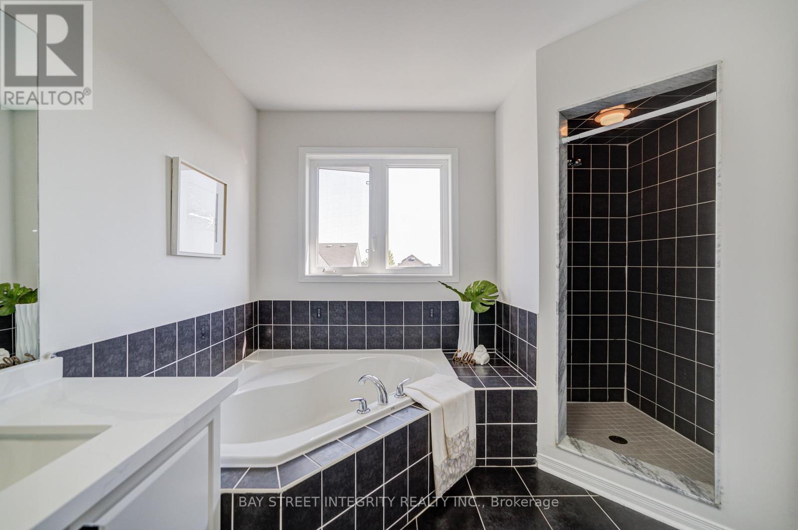108 Catalpa Crescent, Vaughan, Ontario  L6A 0R5 - Photo 34 - N12446109