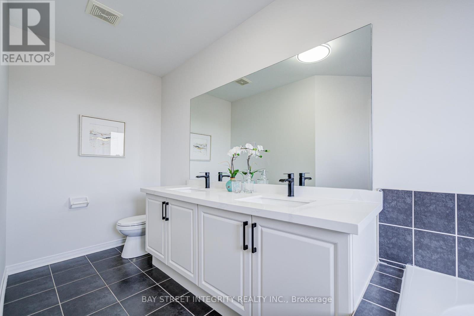 108 Catalpa Crescent, Vaughan, Ontario  L6A 0R5 - Photo 35 - N12446109