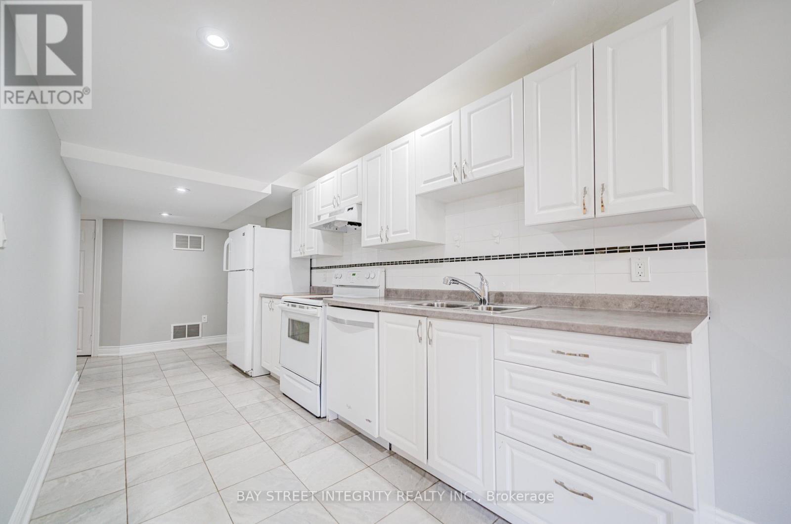 108 Catalpa Crescent, Vaughan, Ontario  L6A 0R5 - Photo 42 - N12446109