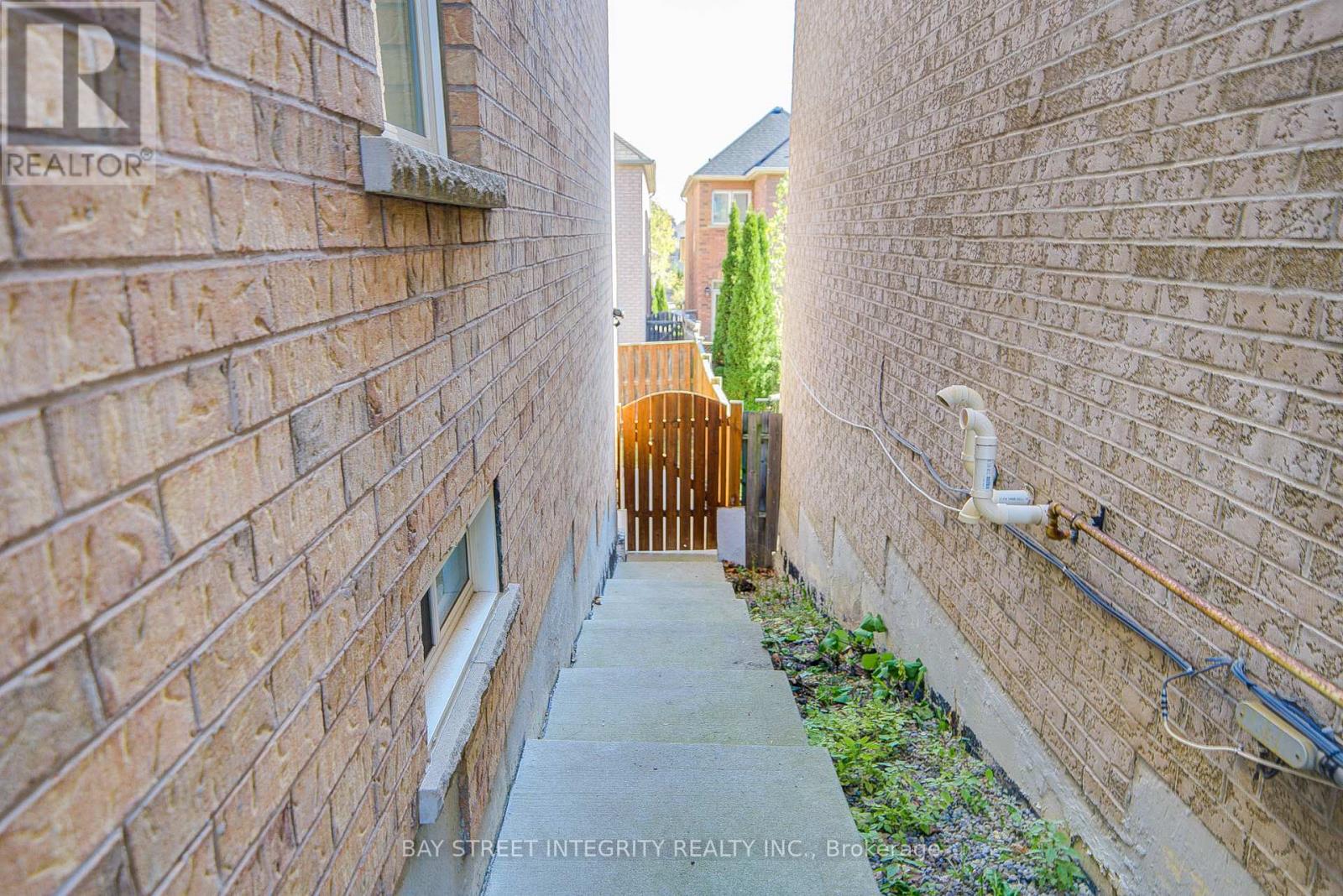 108 Catalpa Crescent, Vaughan, Ontario  L6A 0R5 - Photo 49 - N12446109