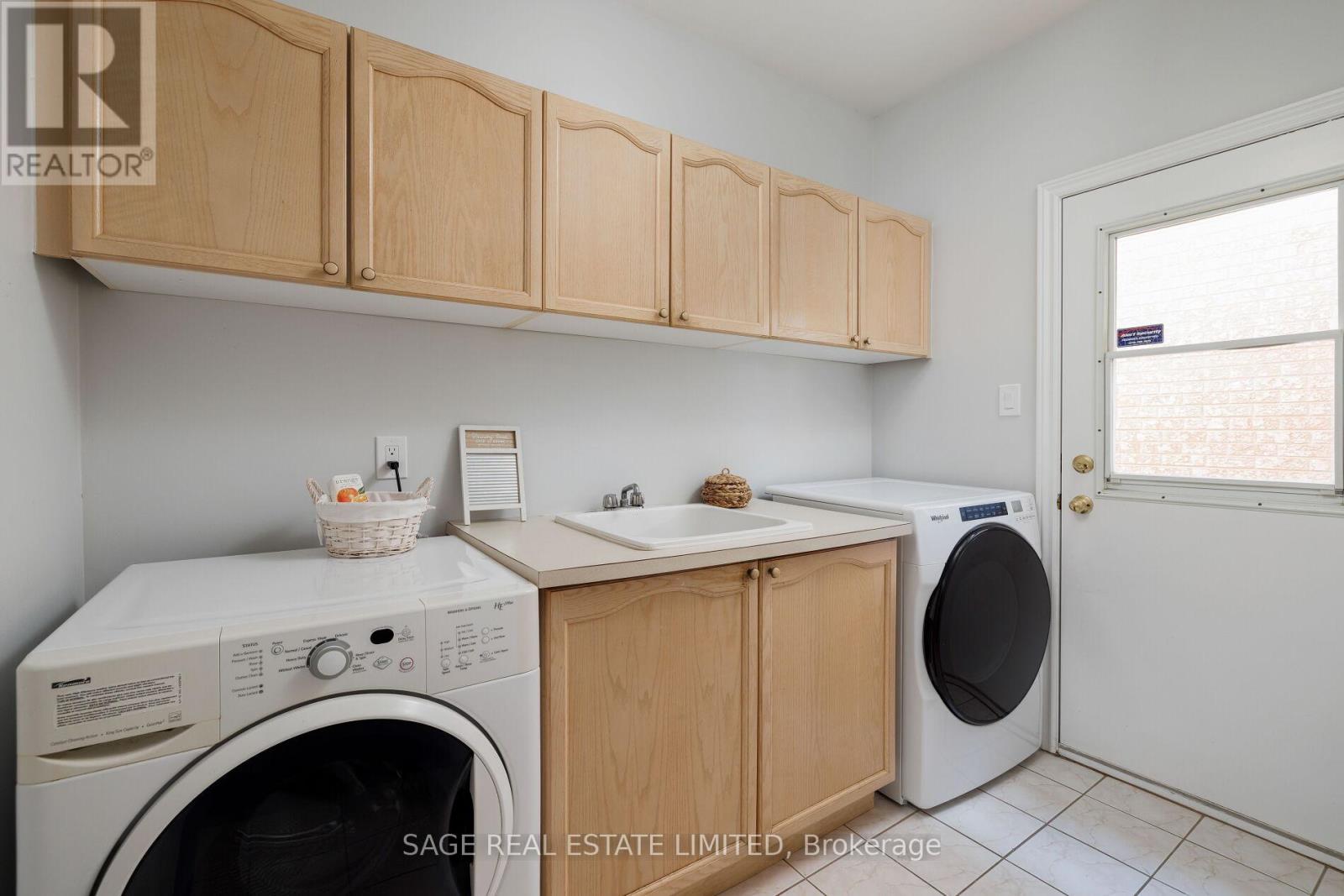 43 Mulholland Drive, Vaughan, Ontario  L4J 7T7 - Photo 15 - N12446116